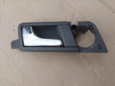 Audi A2 bal hátsó belső kilincs 8Z0839019