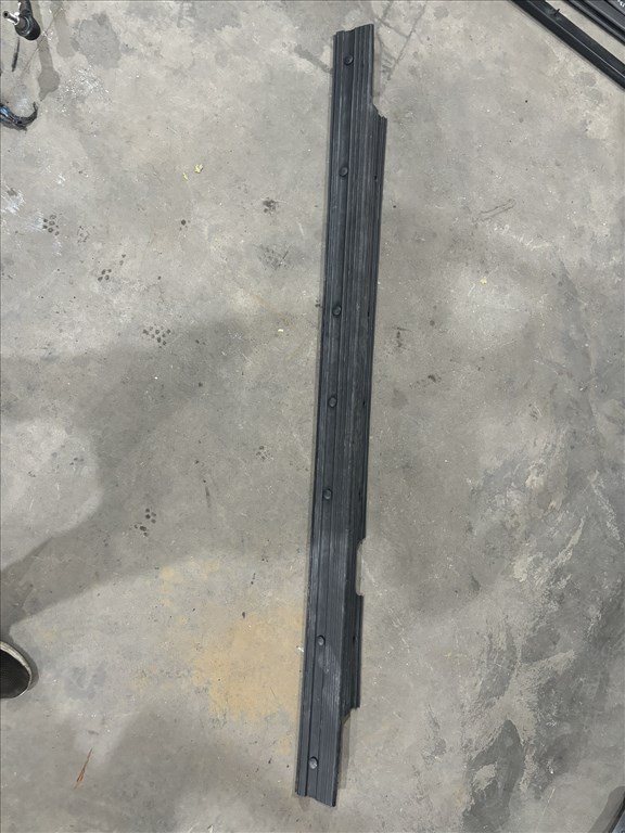 Ford Transit Tranzit MK6 MK7 Első üléssor mögötti műanyag élvédő 8473 1c15v13190je 2. kép