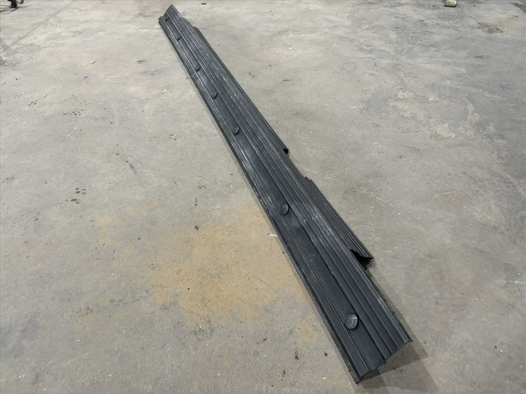 Ford Transit Tranzit MK6 MK7 Első üléssor mögötti műanyag élvédő 8473 1c15v13190je 1. kép