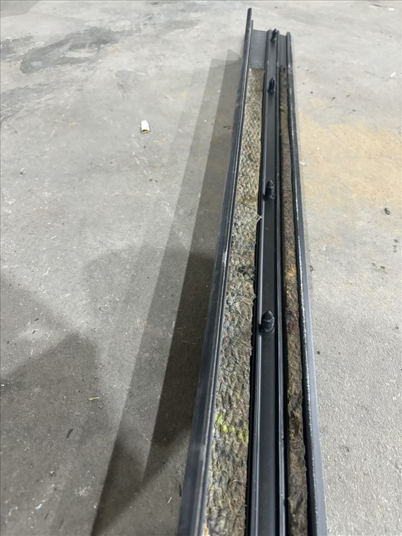 Ford Transit Tranzit MK6 MK7 Első üléssor mögötti műanyag élvédő 8473 1c15v13190je 9. kép