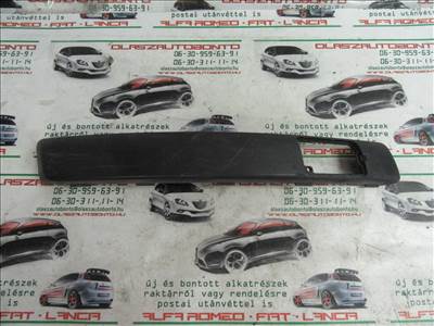 32445 Fiat Stilo 3 ajtós, jobb első díszcsík a képen látható sérüléssel 1821920031