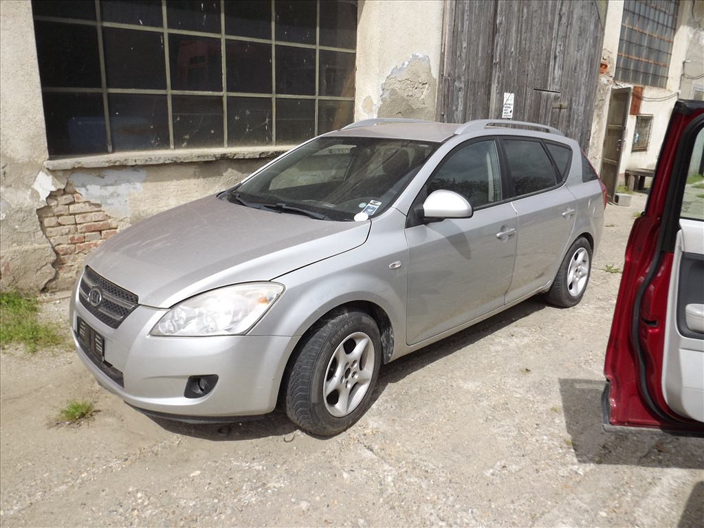 Eladó Kia Cee'd 1.6 CVVT (1591 cm³, 126 PS) 2. kép