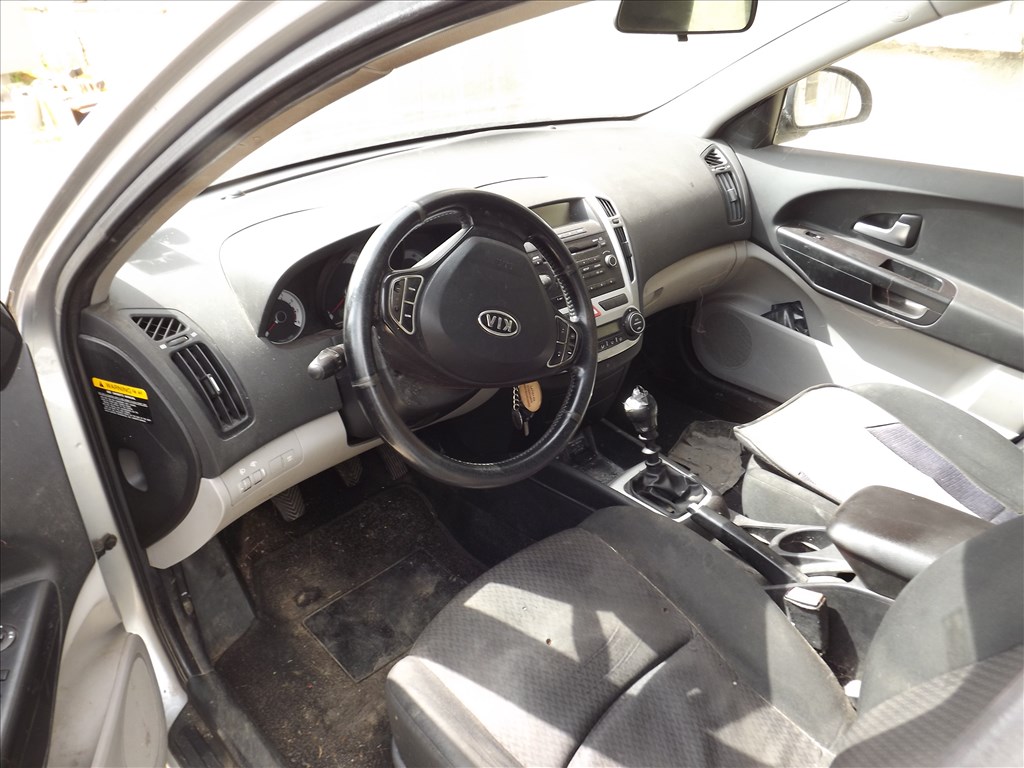 Eladó Kia Cee'd 1.6 CVVT (1591 cm³, 126 PS) 4. kép