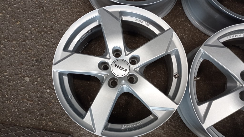  5x112 lyukosztású 7JJ 17" használt Rial alufelni 5. kép