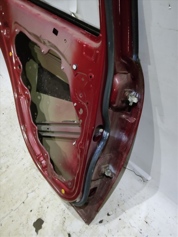 166766 Alfa Romeo Giulietta 2010-2020 bordó színű bal hátsó ajtó, a képen látható sérüléssel 50509299 5. kép