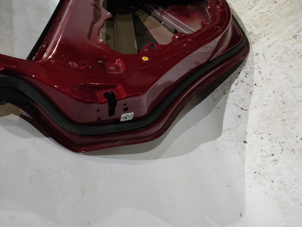 166766 Alfa Romeo Giulietta 2010-2020 bordó színű bal hátsó ajtó, a képen látható sérüléssel 50509299 6. kép