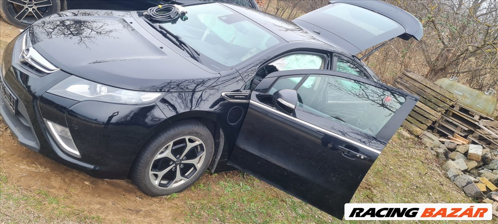 Opel Ampera bontott alkatrészei 3. kép