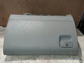 Audi A8 (D3 - 4E) Kesztyűtartó *135214*