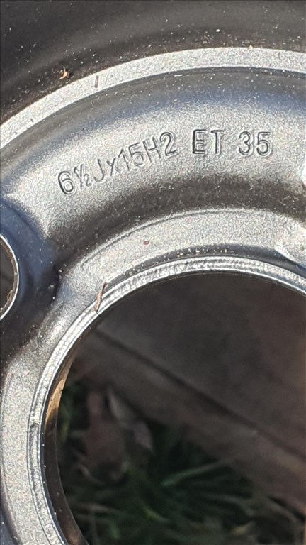  4x100 lyukosztású 15" új (gyári felni) lemezfelni, rajta 195/60 új Falken téli gumi gumi  5. kép