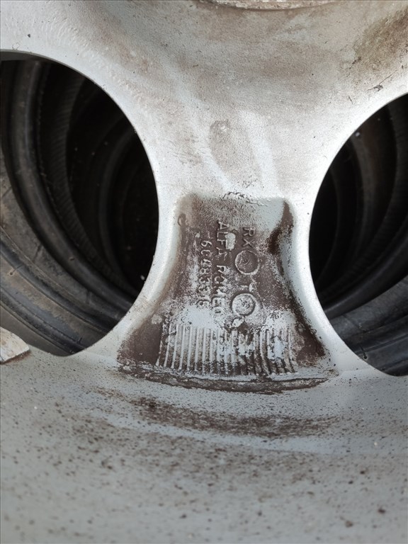 186787 Alfa Romeo 156, 147, Gt 17"-os alufelni (1db) a képen látható állapotban 60683315 2. kép