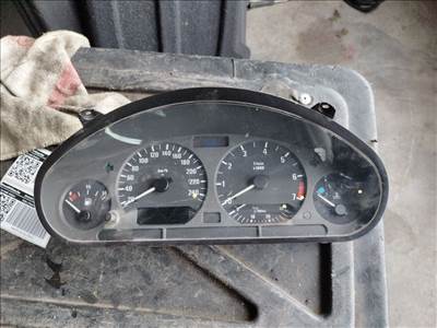BMW E36 20i / 23i / 28i óracsoport. A plexi karcos 62118363748