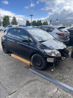 Toyota Auris bontott alkatrészei