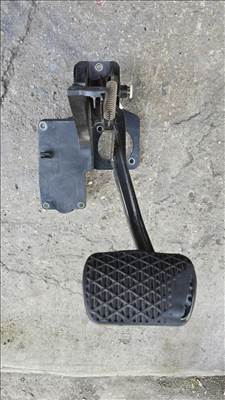 Mercedes B 200 CDI fékpedál a1692902801