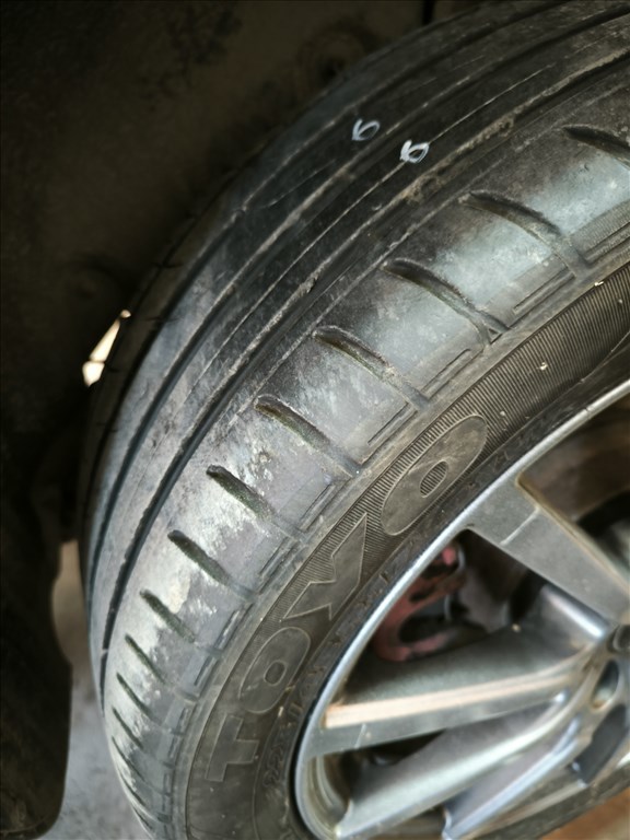  5x108, ET50 17" alufelni, rajta 225/45 használt Toyo Tires nyári gumi  3. kép