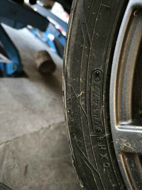  5x108, ET50 17" alufelni, rajta 225/45 használt Toyo Tires nyári gumi  6. kép