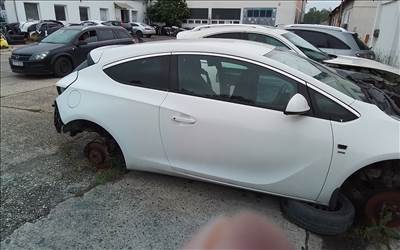 Opel Astra J bontott alkatrészei
