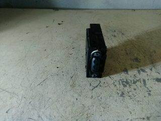 Renault Mégane I Fényszórómagasság Állító Kapcsoló *57615* renault-7700841235