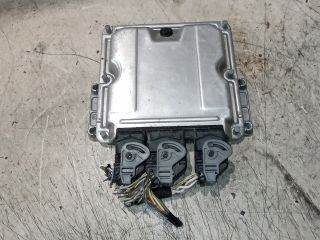 Peugeot 807 Motorvezérlő *123582* 0281011032