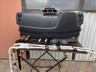 Mercedes B-osztály W246 függönylégzsák bal a2468600902