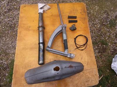 SIMSON KR 51 /2 SCHWALBE-HOZ MEGVÁSÁRÓLT HOMOKSZÓRT ELSŐFUTÓMŰ-ELSŐSÁRVÉDŐ