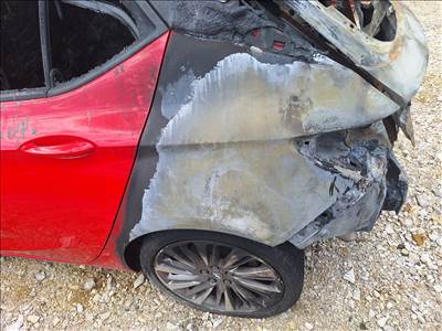 Opel Astra K Bal hátsó negyed