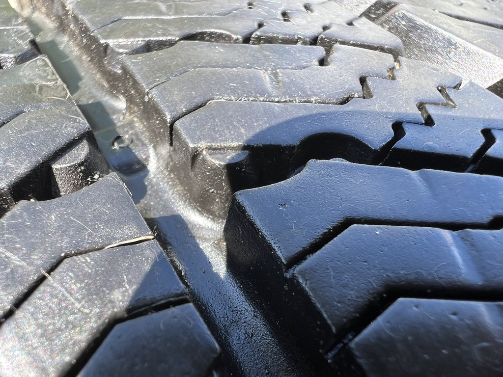 215/65 R16C Uniroyal SnowMax 3 téli gumi 8mm 4. kép
