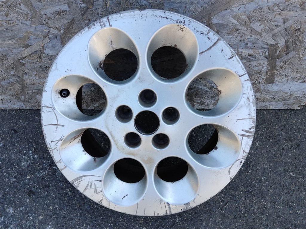 186605 Alfa Romeo 156 15"-os alufelni (1db) a képen látható állapotban 60663885 1. kép