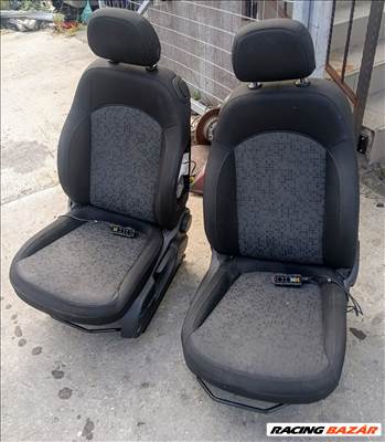 Opel Adam jobb és bal első ülés párban