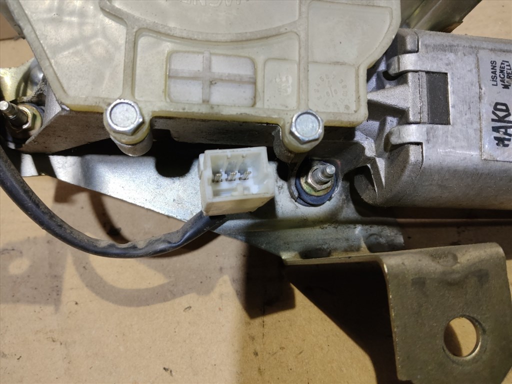Fiat Doblo 2000-2009 hátsó ablaktörlő motor, ketté nyíló ajtós kivitelhez  64343019 3. kép
