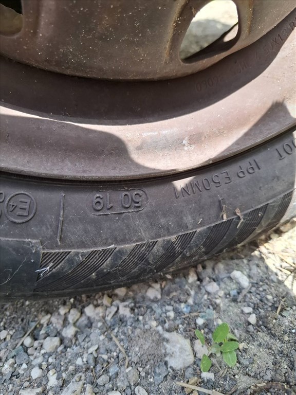  13" használt lemezfelni, rajta 155/65 használt Radar egyéb gumi  3. kép