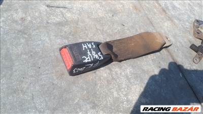 Suzuki Swift III 1998 5 ajtós hátsó biztonsági öv csat 