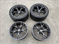 5x110 lyukosztású 19" leharcolt alufelni, rajta 285/30 újszerű Michelin nyári gumi gumi