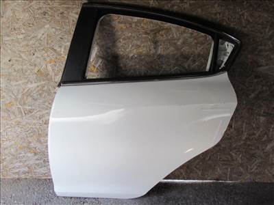 18965 Alfa Romeo Giulietta fehér színű,bal  hátsó ajtó a képen látható sérüléssel 50509299