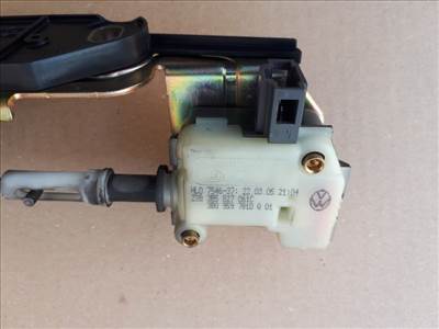Volkswagen Passat B 5.5 csomagtérzár nyitó motor 3B5827061C-