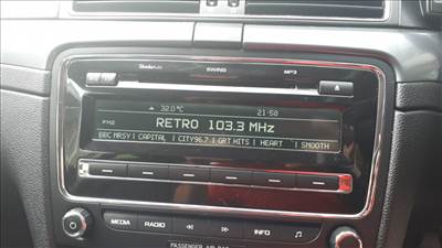 Skoda Superb II CD lejátszó-rádió Swing 3T0035161