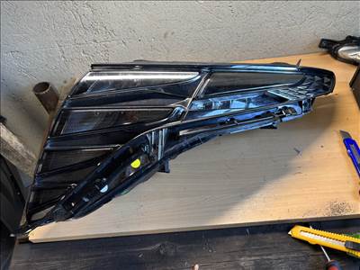 Hyundai Tucson (NX4) Bal első lámpa 92207n7100