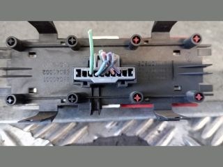 Renault Mégane II Vészvillogó Kapcsoló *144130* 8200095493 3. kép