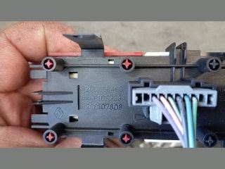 Renault Mégane II Vészvillogó Kapcsoló *144130* 8200095493 4. kép