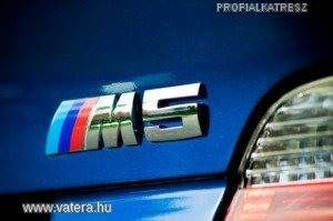 BMW M5 EMBLÉMA