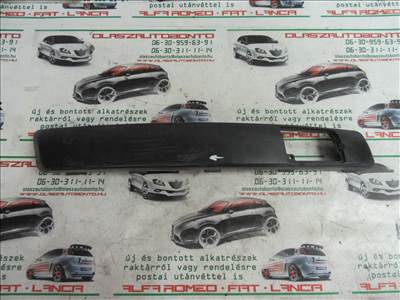 32435 Fiat Stilo 3 ajtós, jobb első díszcsík a képen látható sérüléssel 1821920031