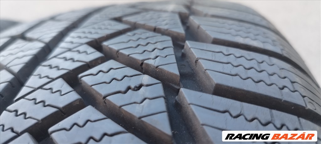 Renault Kadjar szenzoros kerékszett 215/65 R16 újszerű Continental téli gumikkal eladó! 7. kép