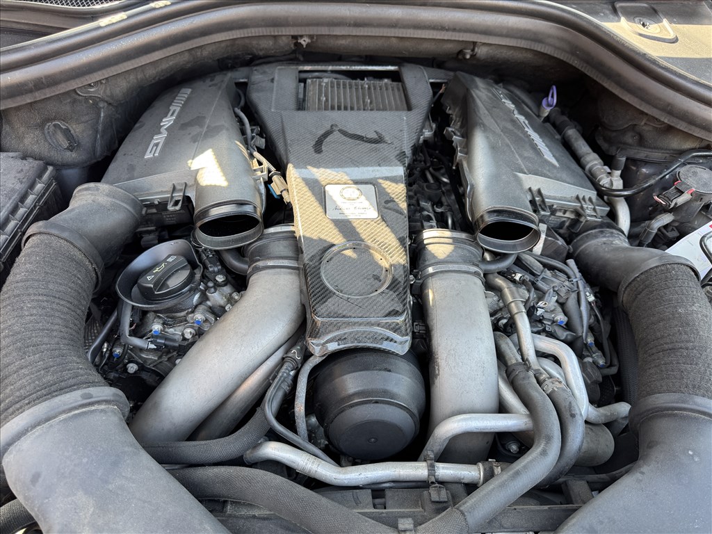 Mercedes ML 63 AMG (W166) bontott alkatrészei 5. kép