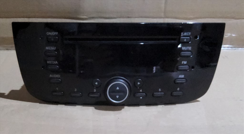 Fiat Punto Evo 2009-2011 Cd-s Rádió Delphi Nincs Kód hozzá!!!!!  7355014090 2. kép