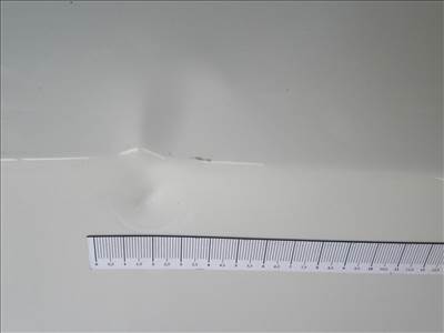 18964 Alfa Romeo Giulietta fehér színű, jobb hátsó ajtó a képen látható sérüléssel 50509298