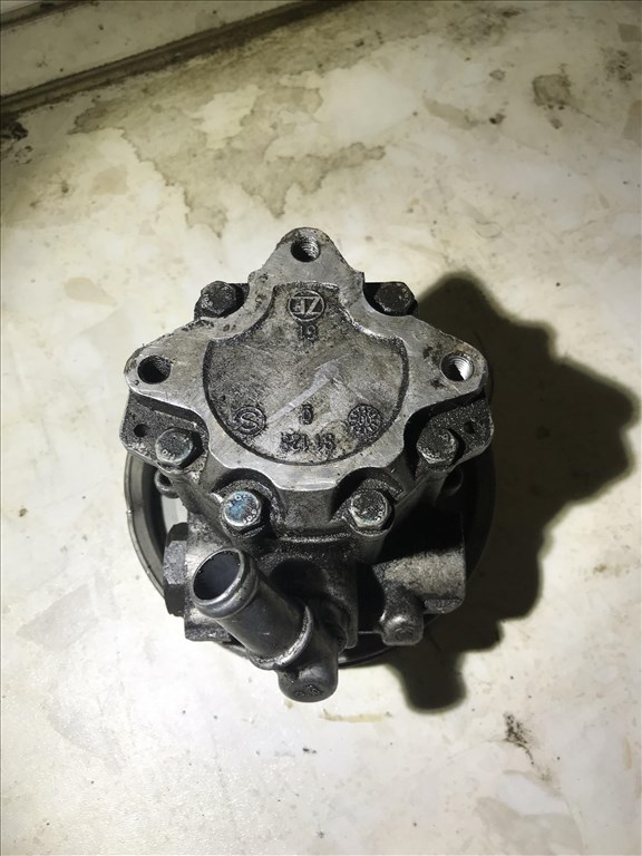 Audi A4 (B5 - 8D) 2,5 V6 TDI / szervószivattyú 8d0145177d 2. kép