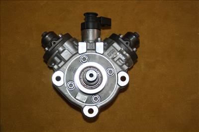 057130755AL VAG 4.0 TDI NAGYNYOMÁSÚ SZIVATTYÚ 057130755ak