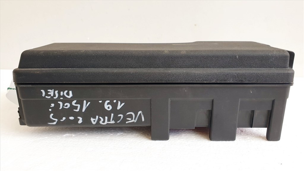 508834 Opel Vectra C, 1.9 D, 2005, Biztosíték Tábla, Külső, 13205801. 3. kép