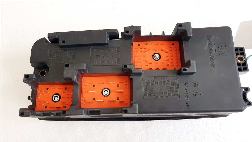 508834 Opel Vectra C, 1.9 D, 2005, Biztosíték Tábla, Külső, 13205801. 11. kép