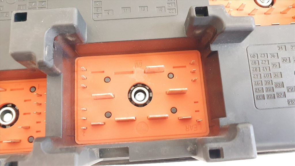 508834 Opel Vectra C, 1.9 D, 2005, Biztosíték Tábla, Külső, 13205801. 13. kép