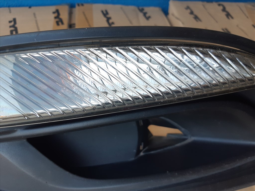 Opel Astra J Sports Tourer Jobb oldali ködlámpa 13367143R 6. kép